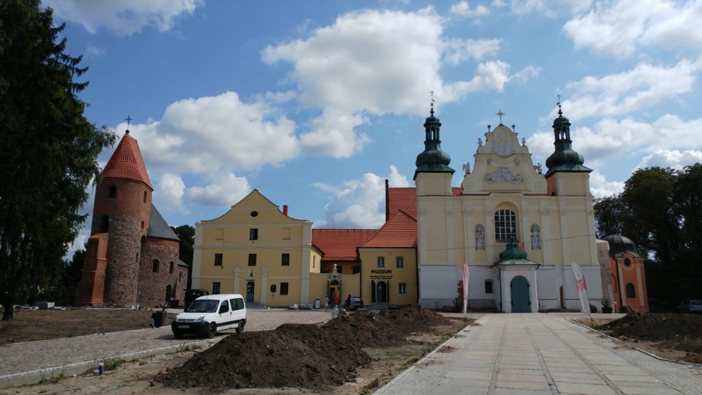 Strzelno, rotunda św. Prokopa, klasztor, kościół św. Trójcy